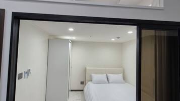 2 bedrooms, bed sheets