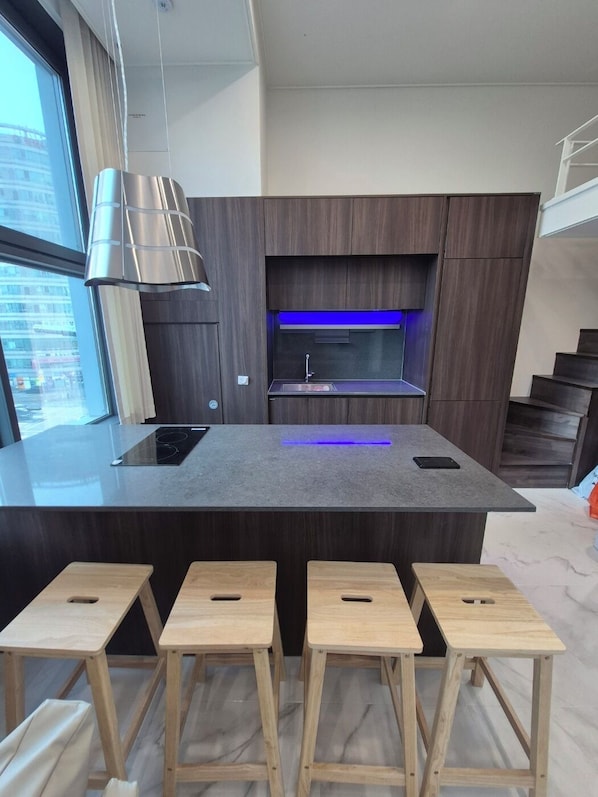 Fridge, microwave, oven, dishwasher