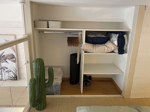 1 bedroom, iron/ironing board, travel cot, WiFi