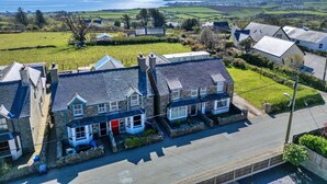 Unclassified image, 2 of 36, button - House in Mynytho With Sea & Mountain Views (Pwllheli)