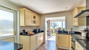 Unclassified image, 5 of 36, button - House in Mynytho With Sea & Mountain Views (Pwllheli)