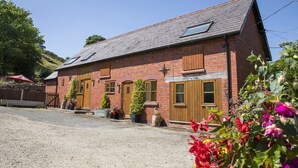 Cottage | Exterior - Cottage in Dee Valley Near Castell Dinas Bran (Llangollen)