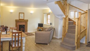 Cottage | Living room - Cottage in Dee Valley Near Castell Dinas Bran (Llangollen)