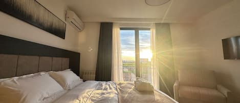 Deluxe Room, 1 King Bed with Sofa bed