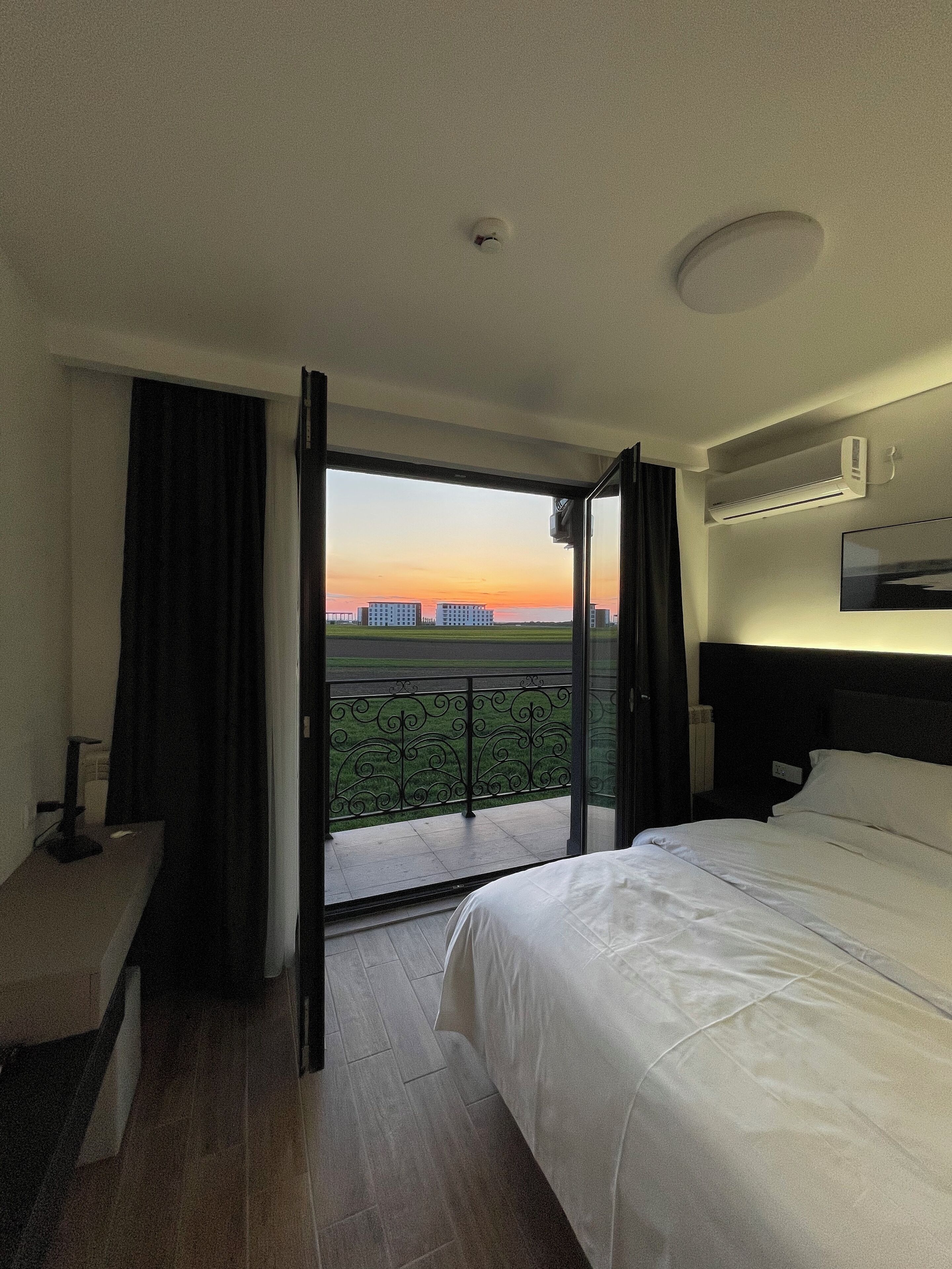 컴포트룸, 산 전망 | 객실 내 금고, 책상, 노트북 작업 공간, 무료 WiFi