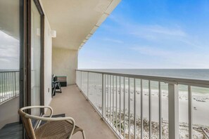 Property grounds - Seaside Beach 3902- 2 BR, direct beachfront condo with pool, sauna, amazing ocea (Orange Beach)