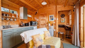 Chalet | Private kitchen - Pet-friendly Chalet in Surlingham, No Deposit (Norwich)