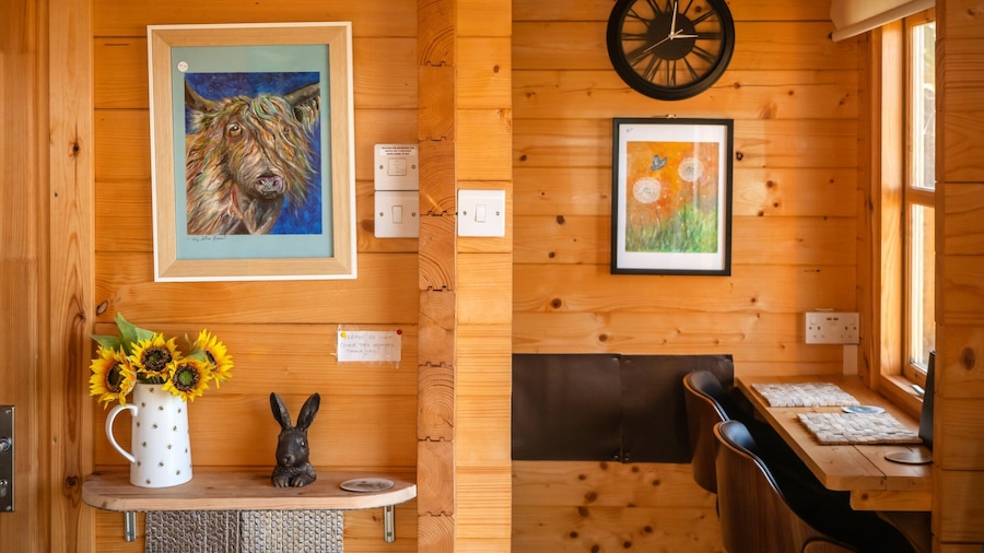 Pet-friendly Chalet in Surlingham, No Deposit