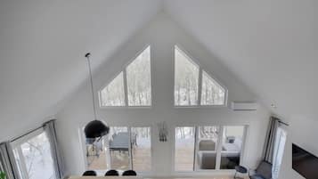 TV, fireplace, offices