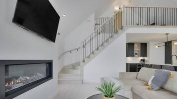 Fernseher, Kamin, Arbeitsbereiche