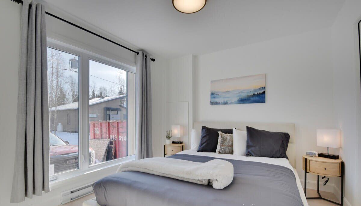 3 多间卧室、办公桌、WiFi、床单