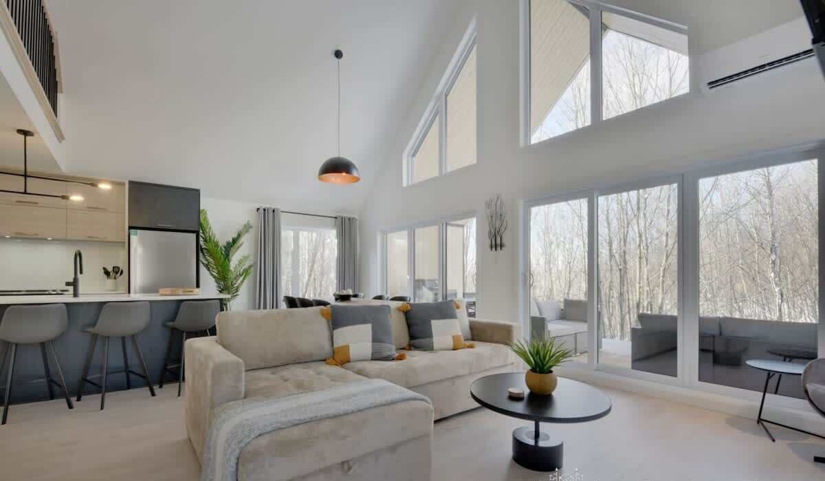 テレビ、暖炉、書斎 / ワークスペース