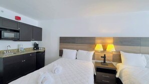Iron/ironing board, WiFi, bed sheets - LA4 Great Studio on the beach + Pool (Myrtle Beach)