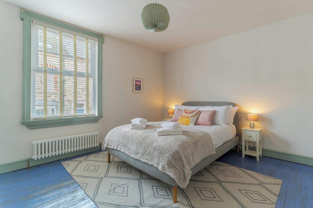 3 bedrooms, iron/ironing board, travel cot, free WiFi