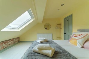 3 bedrooms, iron/ironing board, travel cot, free WiFi