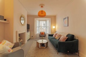 Smart TV, offices - Sea Rocket Whitby a Base Near Town, Beach & Moors (Whitby)