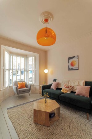 Smart TV, books, stereo - Sea Rocket Whitby a Base Near Town, Beach & Moors (Whitby)