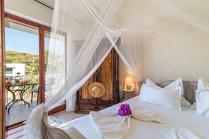 Iron/ironing board, travel cot, free WiFi, bed sheets