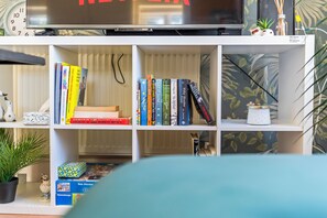 Games room - Beautifully designed flat in Oxford (Oxford)