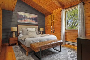 1 Schlafzimmer, Schreibtisch, Bügeleisen/Bügelbrett, Reisekinderbett