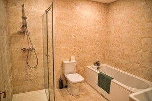 Cottage | Bathroom