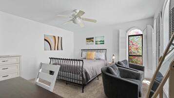 1 bedroom, travel cot, WiFi, bed sheets