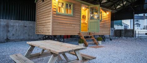House | Outdoor dining