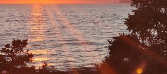 Private Oceanfront Cottage in Scots Bay – Your Quiet Escape on the Bay of Fundy