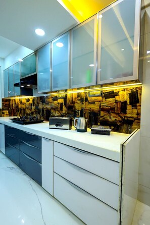 Fridge, microwave, oven, stovetop