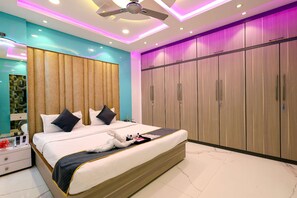3 habitaciones, escritorio, tabla de planchar con plancha y wifi