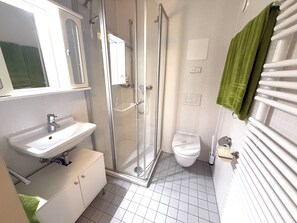 Towels - Furnished 4 room apartment to sublet for 9-12 months+garage (München)