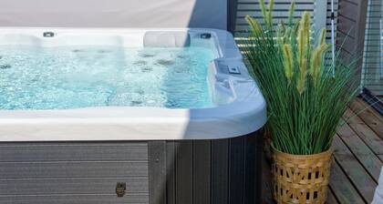 Characterful Cottage With hot Tub, No Deposit