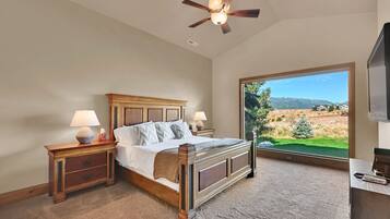 3 bedrooms, desk, iron/ironing board, WiFi