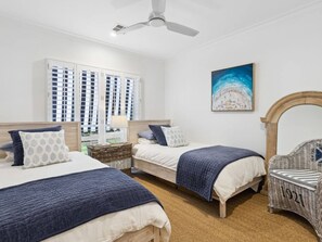 3 slaapkamers, een strijkplank/strijkijzer, wifi, beddengoed