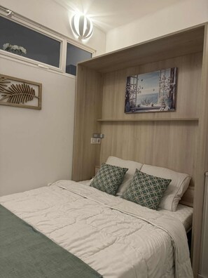 1 chambre, fer et planche à repasser, lit parapluie, Wi-Fi