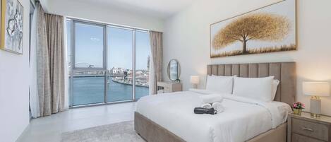 3 Schlafzimmer, Schreibtisch, Bügeleisen/Bügelbrett, WLAN