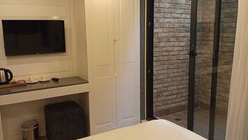 Economy Double Room | Premium bedding, down duvets, memory-foam beds, free minibar