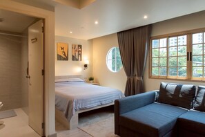 Family Double Room (4 Pax) | Down comforters, desk, free WiFi, bed sheets