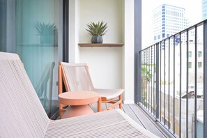 Property grounds - Beauty &NEW 2BR front of the Beach by HolyGuest (Tel Aviv-Yafo)