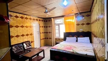 Deluxe Double Room, Mountain View | Soundproofing, iron/ironing board, free WiFi