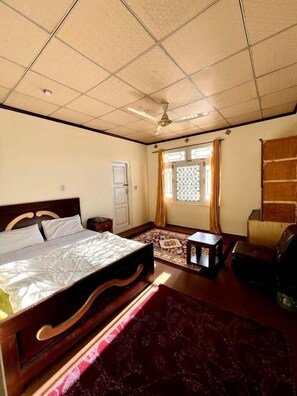 Chambre Double Deluxe, vue montagne | Chambres insonorisées, fer et planche à repasser, Wi-Fi gratuit