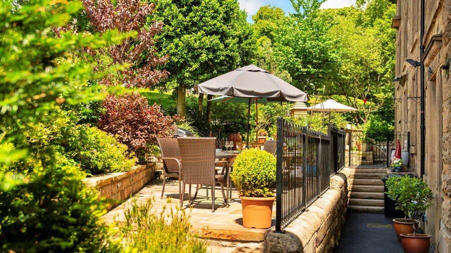 Elegant Apartment in Buxton, No Deposit