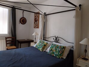 3 quartos, ferros/tábuas de passar roupa, Wi-Fi, roupa de cama