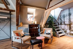 Superior Double Room, City View | Egyptian cotton sheets, premium bedding, in-room safe, blackout drapes