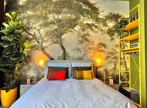 Deluxe Studio | Egyptian cotton sheets, premium bedding, in-room safe, blackout drapes