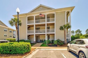 Exterior - Fairway View: 2 BR, 2 BA Condominium in Leland, Sleeps 6 (Leland)