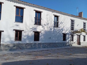 Front of property - El Molino De Alatoz (Alatoz)