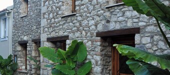 Limni Stone Apartments – Thalassa Retreat