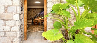 Limni Stone Apartments – Thalassa Retreat