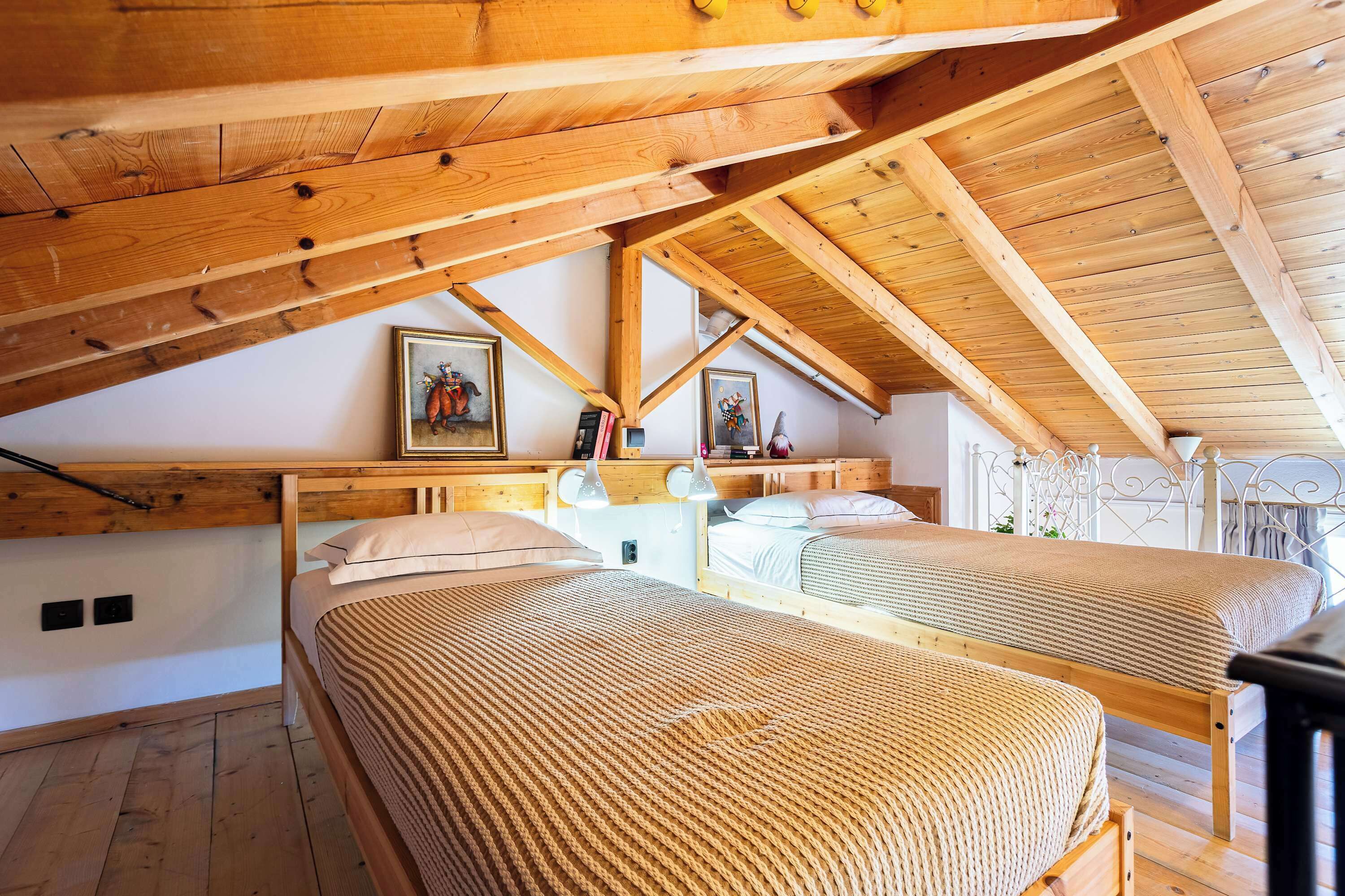2 habitaciones, tabla de planchar con plancha, wifi y ropa de cama 